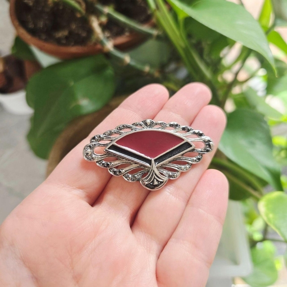 Art Deco Style Lapel Brooch Pin - Picture 2 of 5